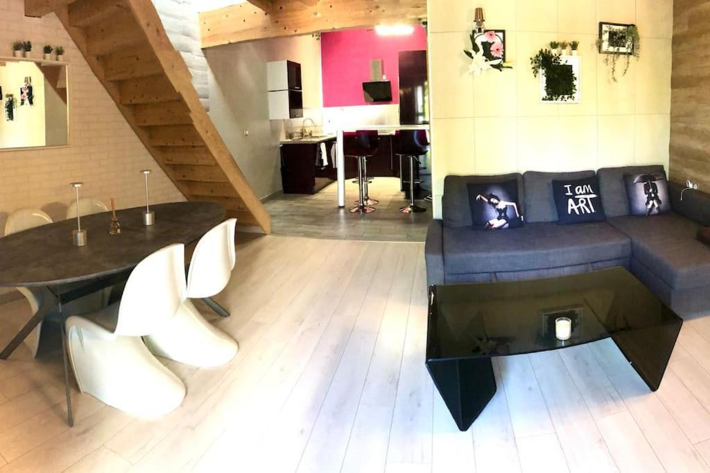 Duplex Atypique 20' De Toulouse Apartment Leguevin Exterior photo